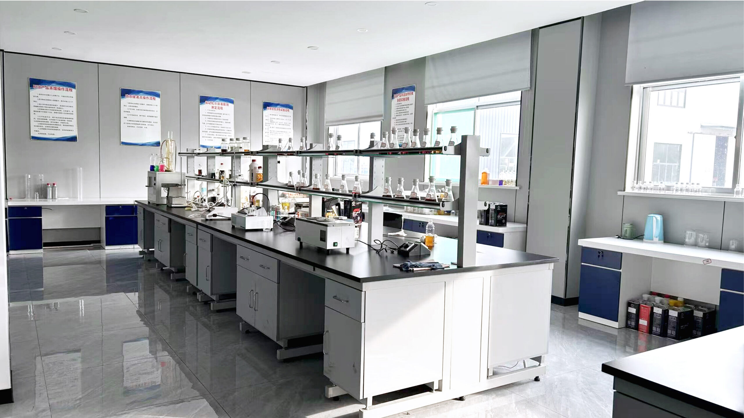 Samples are inspected and tested in the laboratory. Samples are inspected and tested in the laboratory.